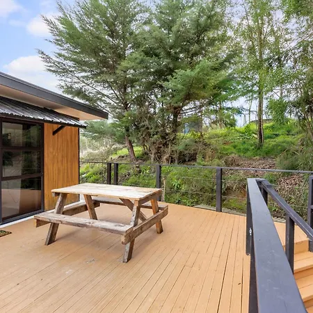 River Valley Escapes Thames Exterior photo